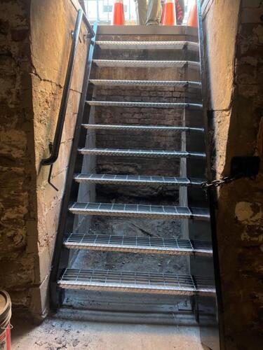 Indoor fireproof basement steps galvanized grating pipe railing